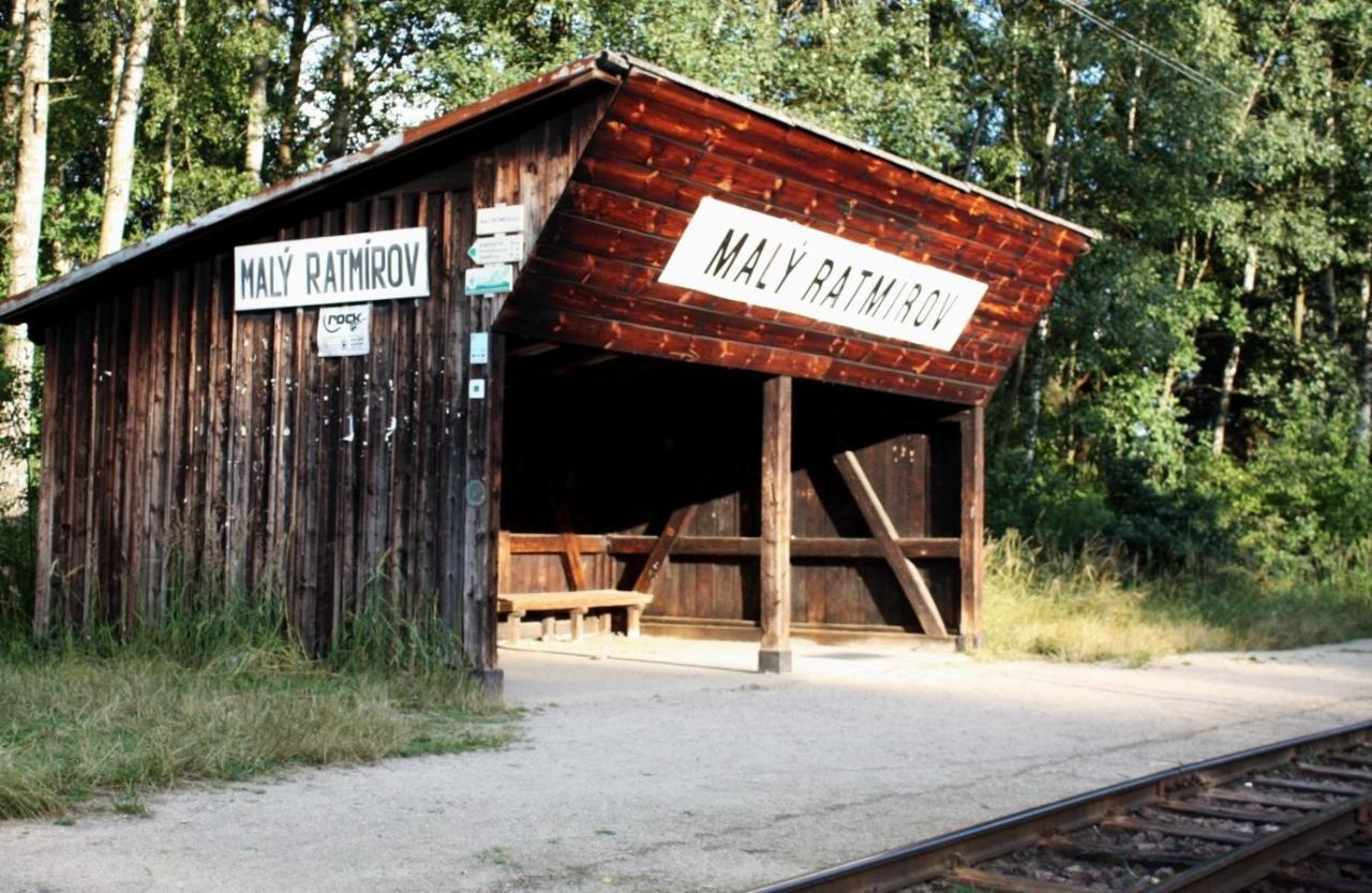 Chatovy Tabor Maly Ratmirov Exterior photo